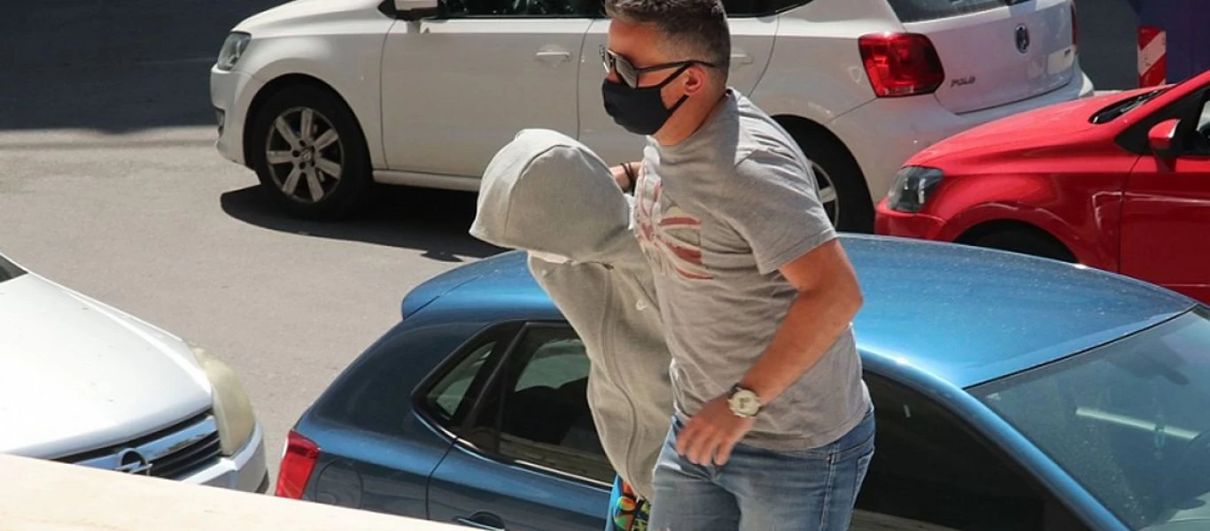 Αρπαγή ανήλικης - Δικηγόρος 33χρονης: «Όσο ήταν μαζί γελούσαν και έπαιζαν κι απλώς έβαλαν λίγο ρουζ»